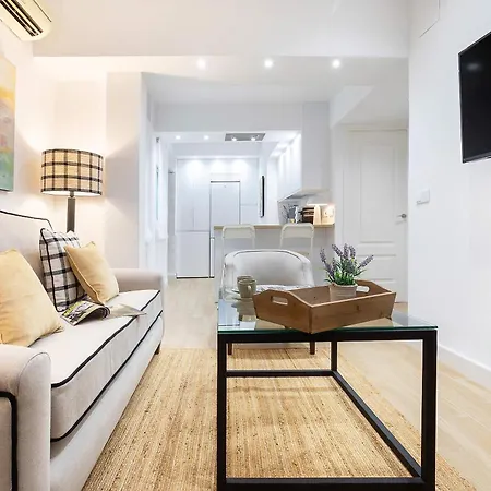 Апартаменты Genteel Hinojo